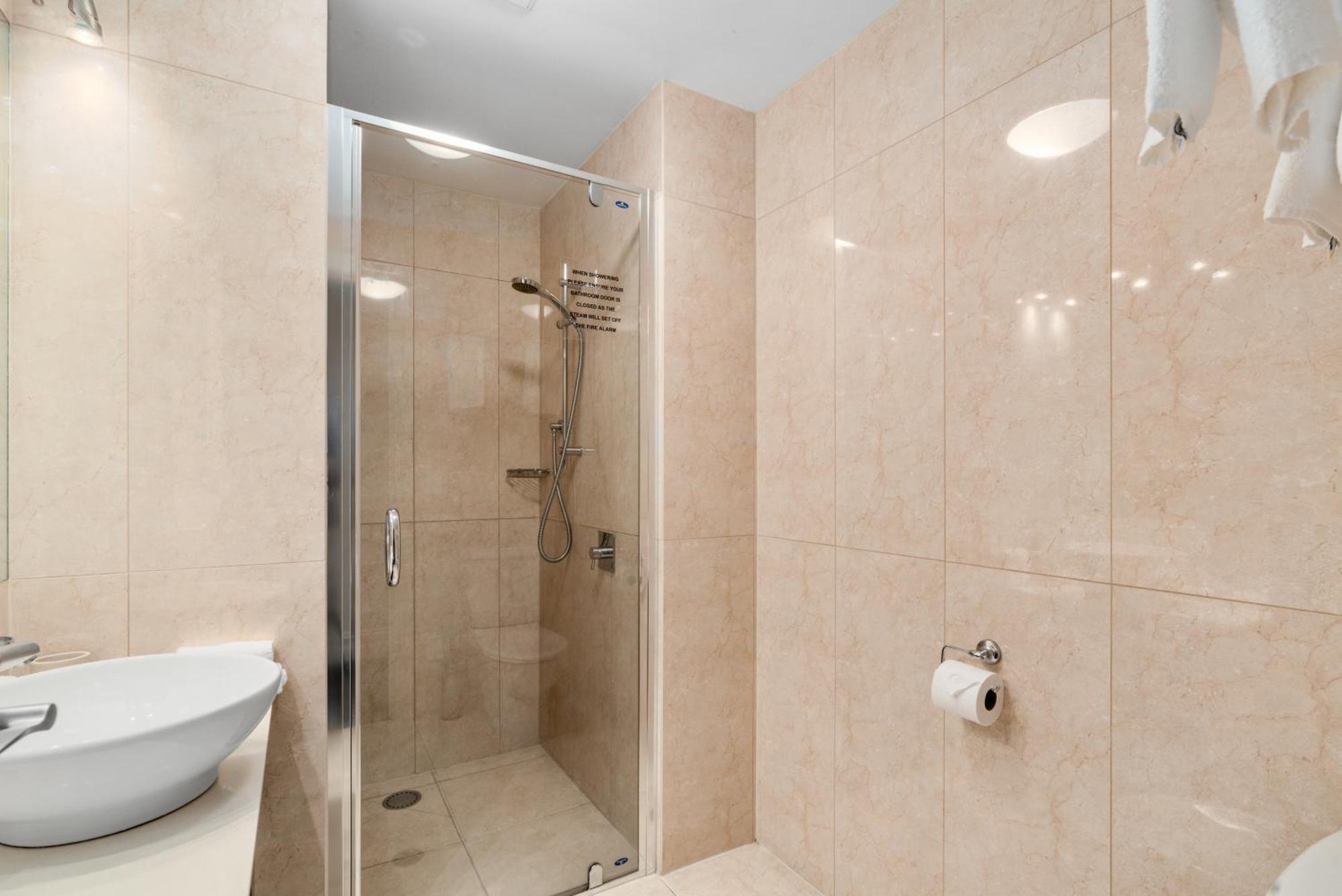 The Beacon - 2 Bedroom Town Center Apartment Queenstown Eksteriør bilde