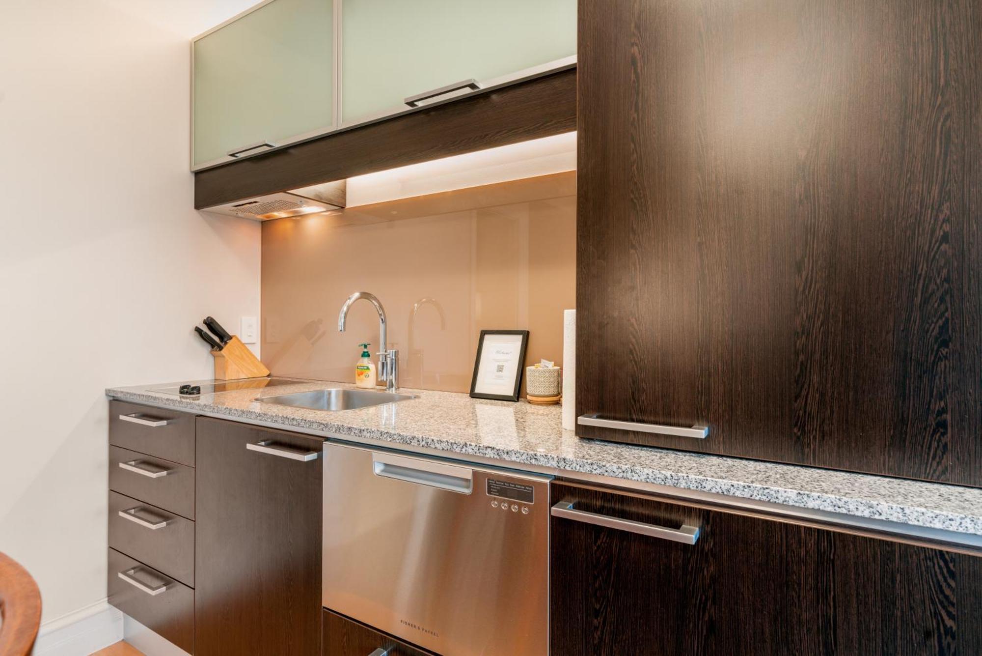 The Beacon - 2 Bedroom Town Center Apartment Queenstown Eksteriør bilde