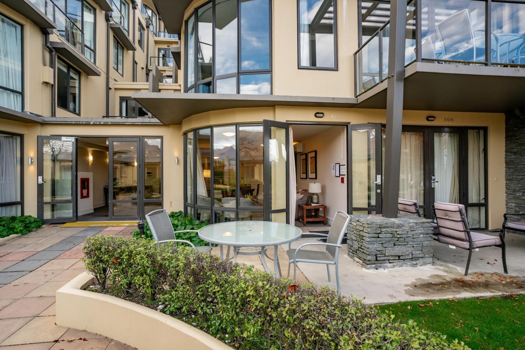 The Beacon - 2 Bedroom Town Center Apartment Queenstown Eksteriør bilde